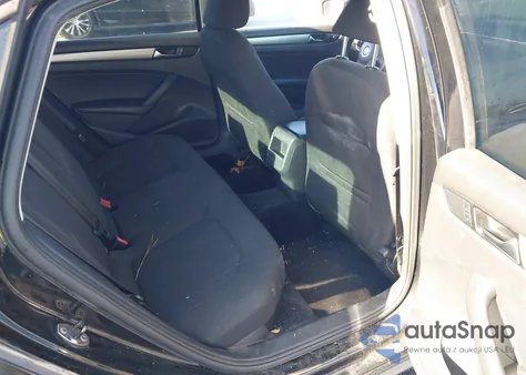 2013 Volkswagen Passat 2.5L S z USA, uszkodzony, nr VIN 1VWAP7A3XDC072004